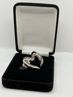 Vintage Silver Tone Abstract Heart Brooch Pin Modernist Love Jewelry
